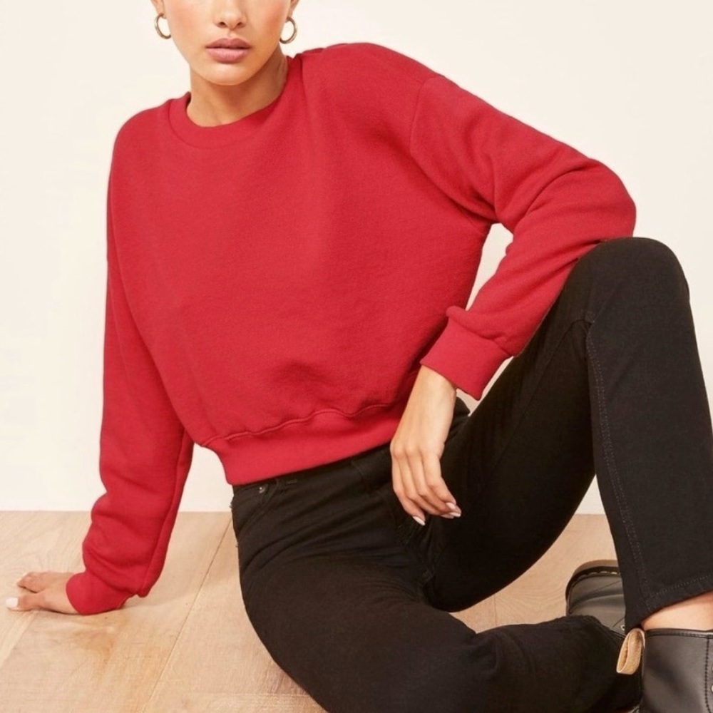 Reformation Women’s Hunter Boxy Relaxed Crop Classic Crew Neck Sweatshirt Red